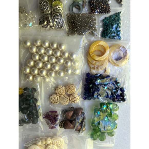Mixed bead Lot Multiple Colors, Sizes, Metal, Plastic, Crystals, Carved - Picture 4 of 6